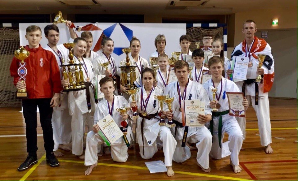 Сборная Кировской области победила на чемпионате и первенстве России по киокусинкай