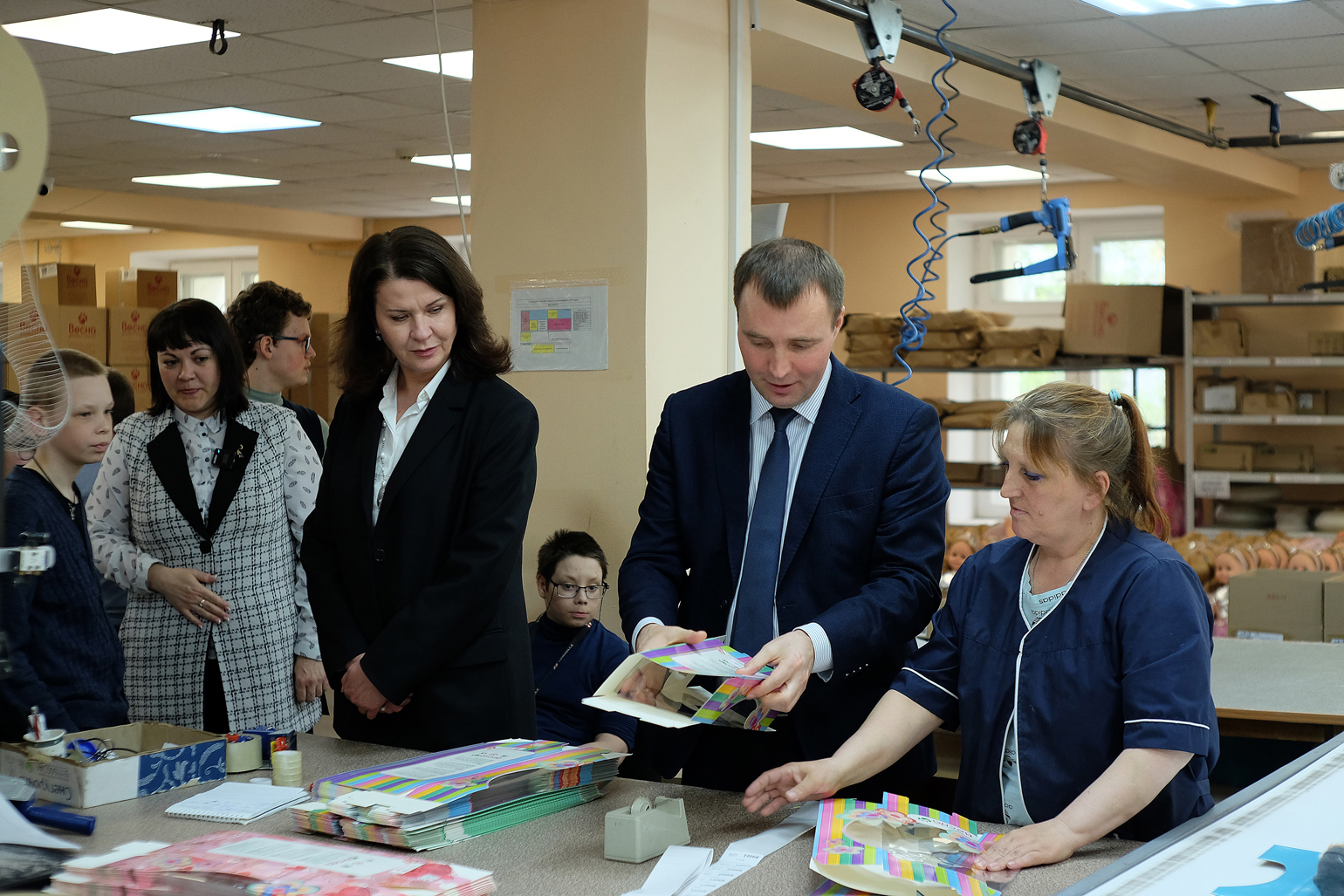 В Кирове активисты Движения Первых побывали  на фабрике игрушек