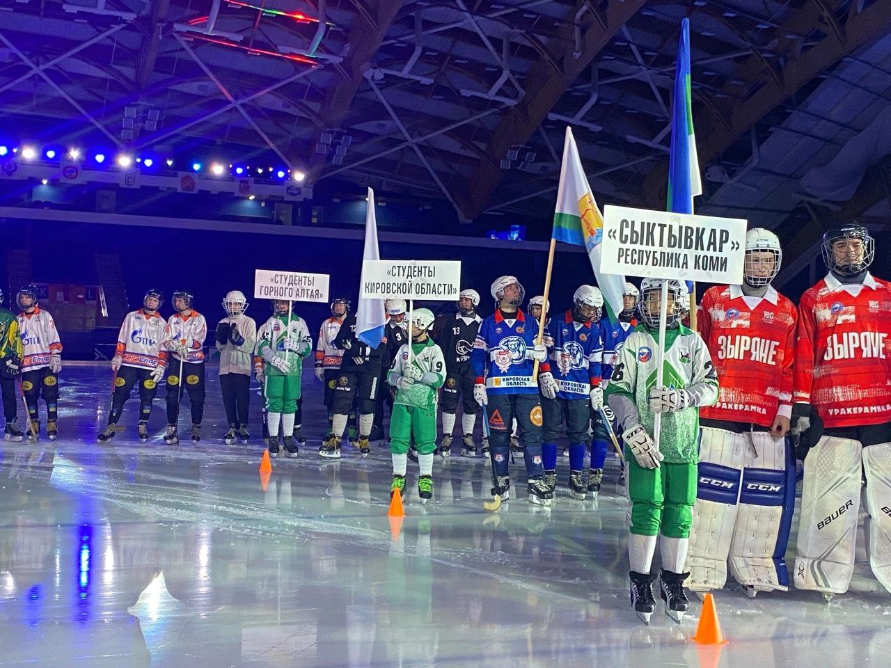 Сборная Кировской области успешно стартовала на Чемпионате студенческой спортивной лиги по хоккею с мячом