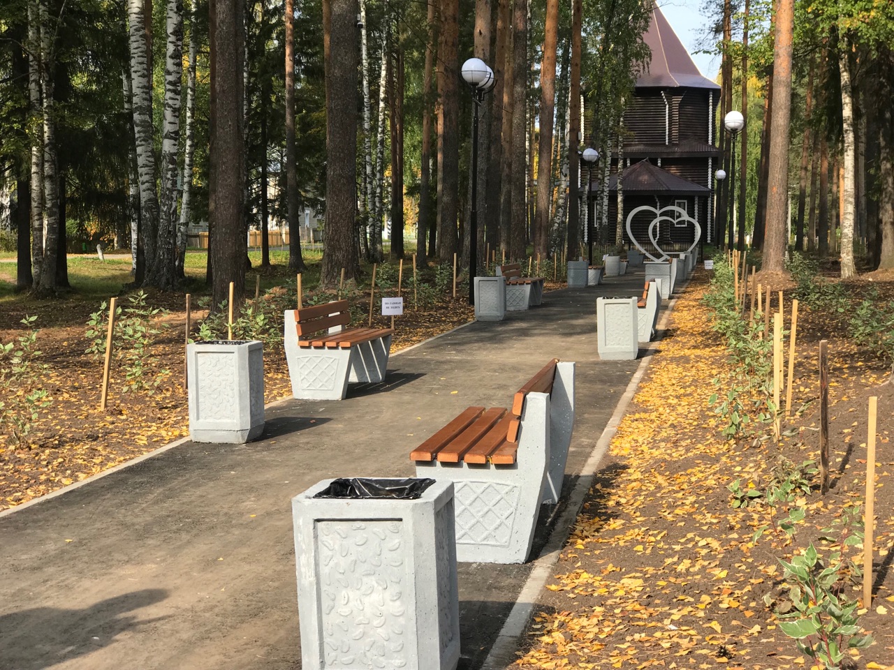 14 дворов и сквер благоустроили в Мирном по нацпроекту «Жилье и городская среда»