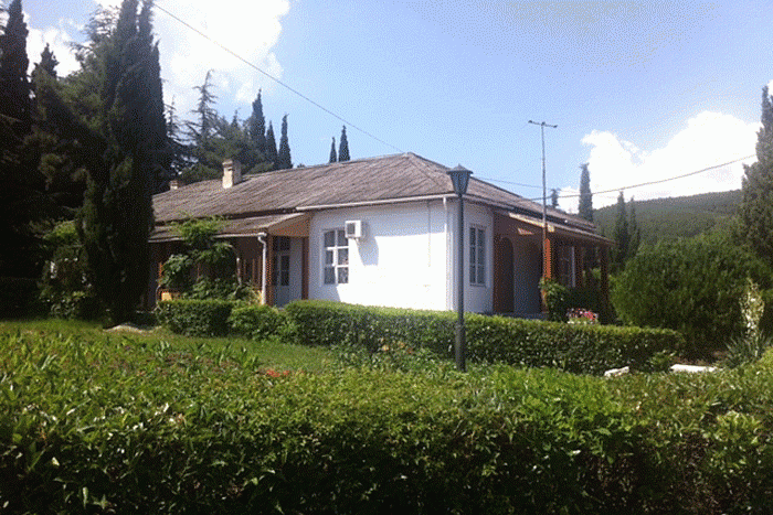 Кировские школьники прибыли в детский лагерь в Алуште 