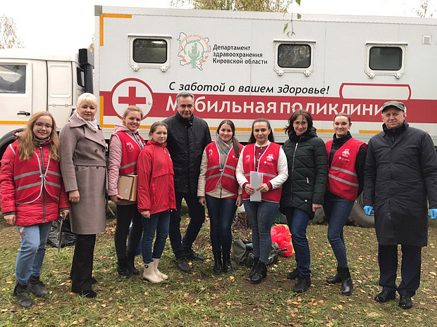 Кировских волонтеров-медиков отметили на федеральном уровне