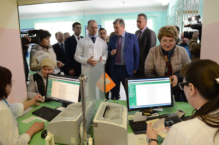 Омутнинская больница получит 30 млн рублей и новые автомобили скорой помощи