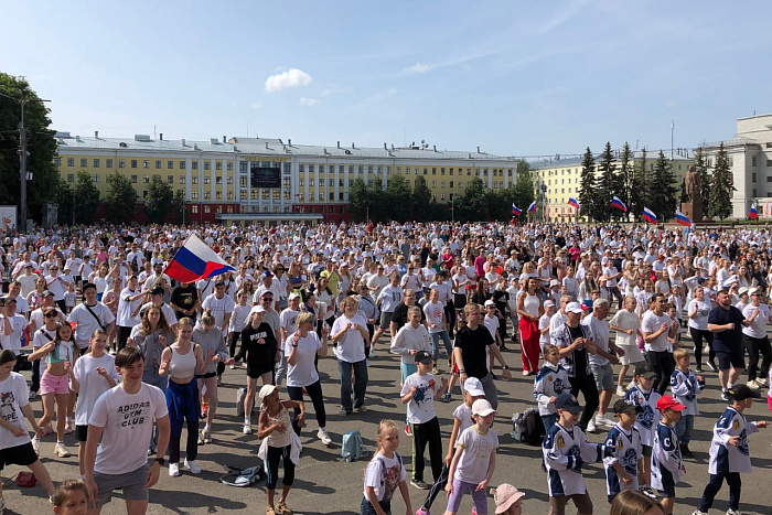 С Днем физкультурника!