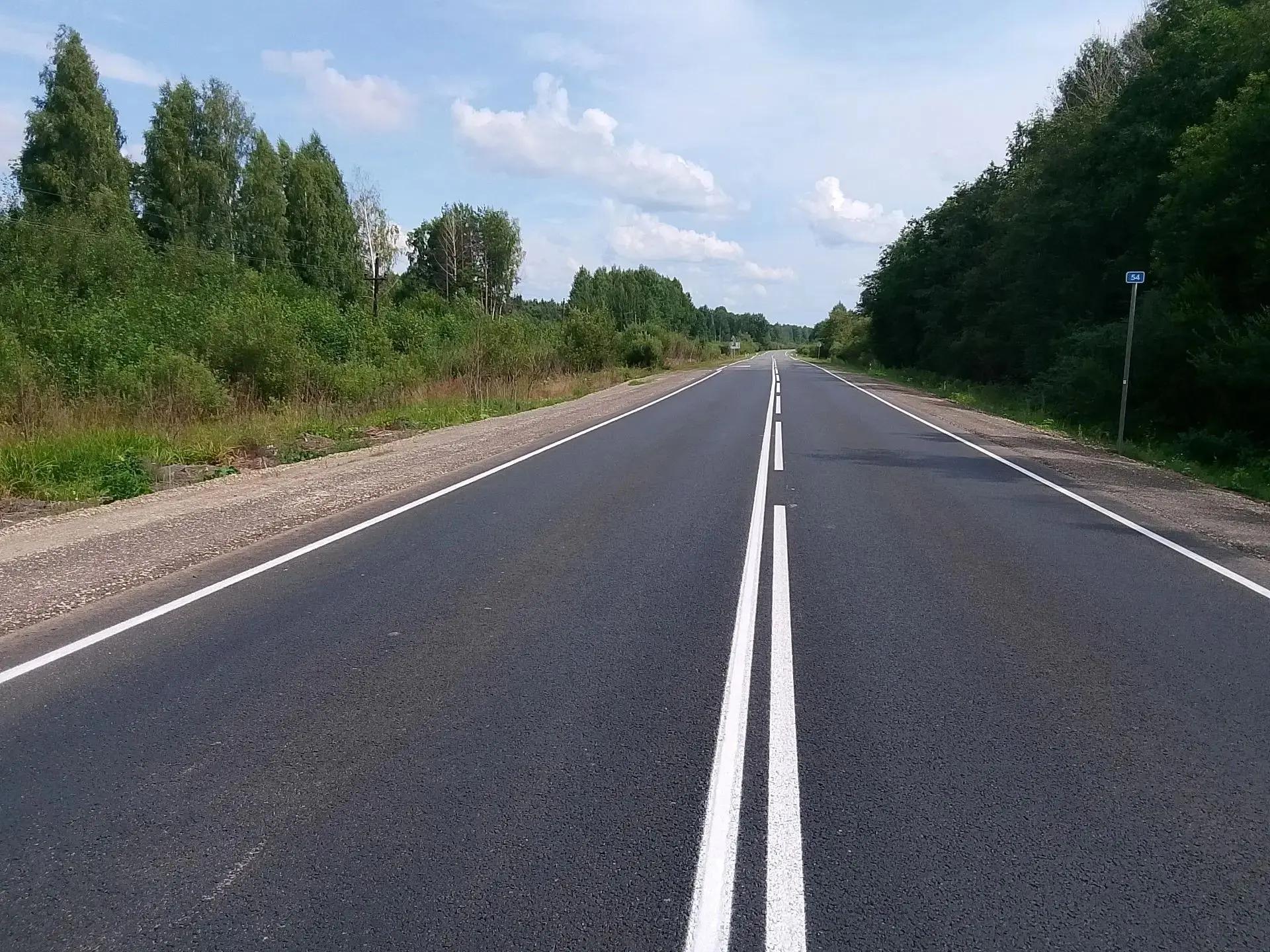 Ремонт дороги от Кирова до границы с Удмуртией завершили на месяц раньше срока