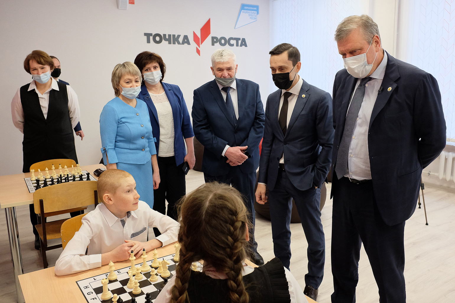 Игорь Васильев оценил техническое развитие сельских школ