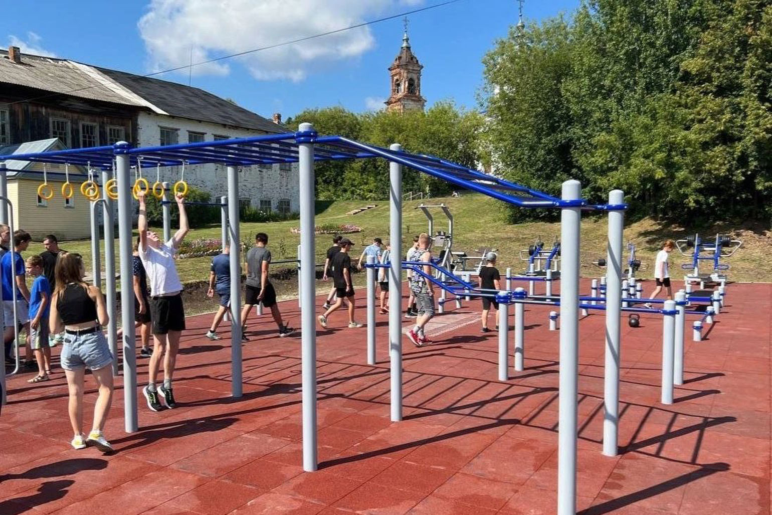 В поселке Юбилейном готовится к открытию спортплощадка ГТО