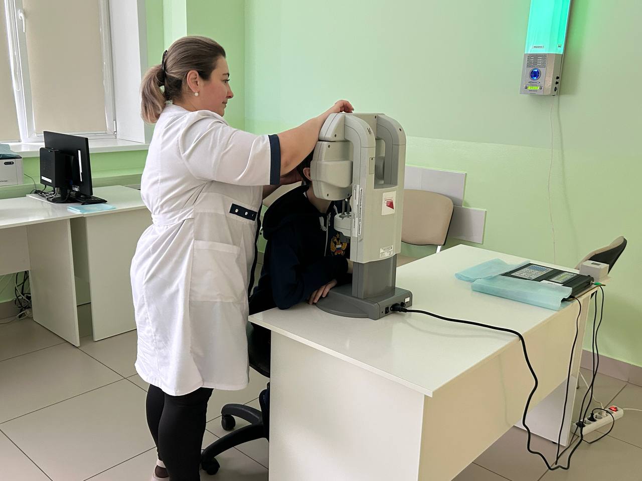 Более тысячи детей прошли лечение в кабинете охраны зрения
