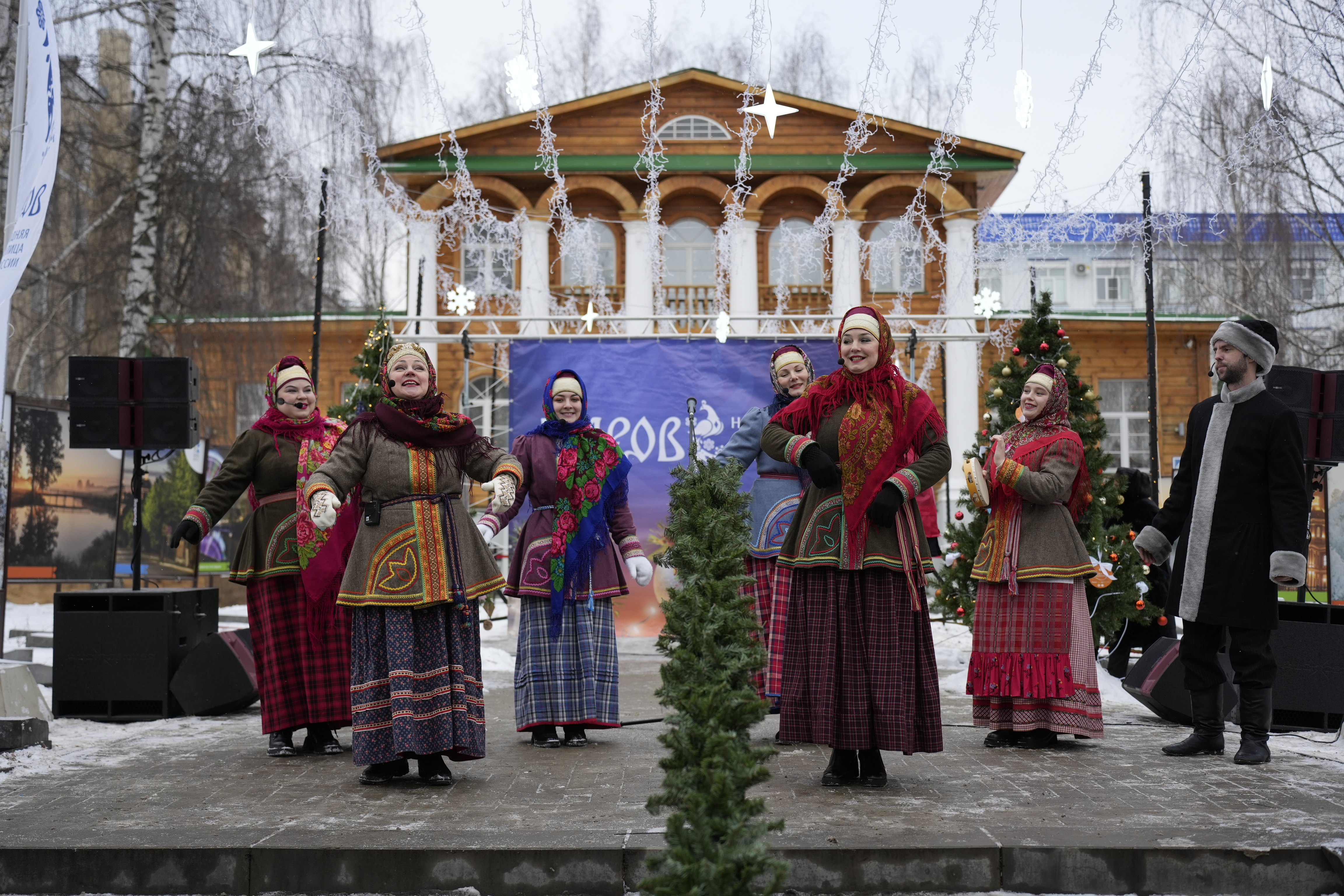 В дни открытия новогодней Спасской гостей ждёт яркая шоу-программа