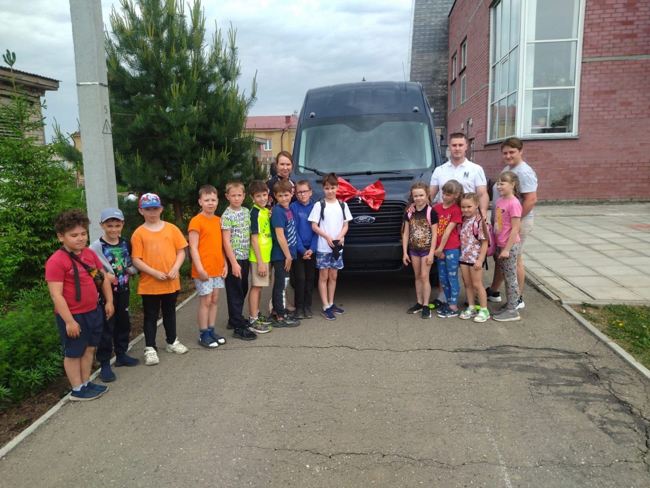 Нолинские спортсмены получили автобус для выездов на соревнования