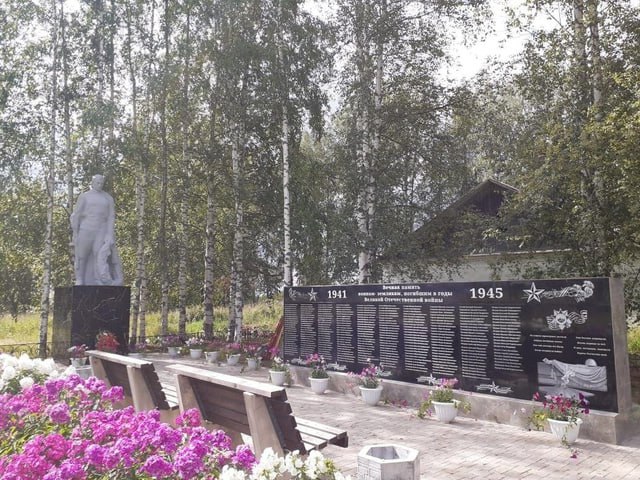 В деревне Шадричи восстановили памятник воинам-землякам