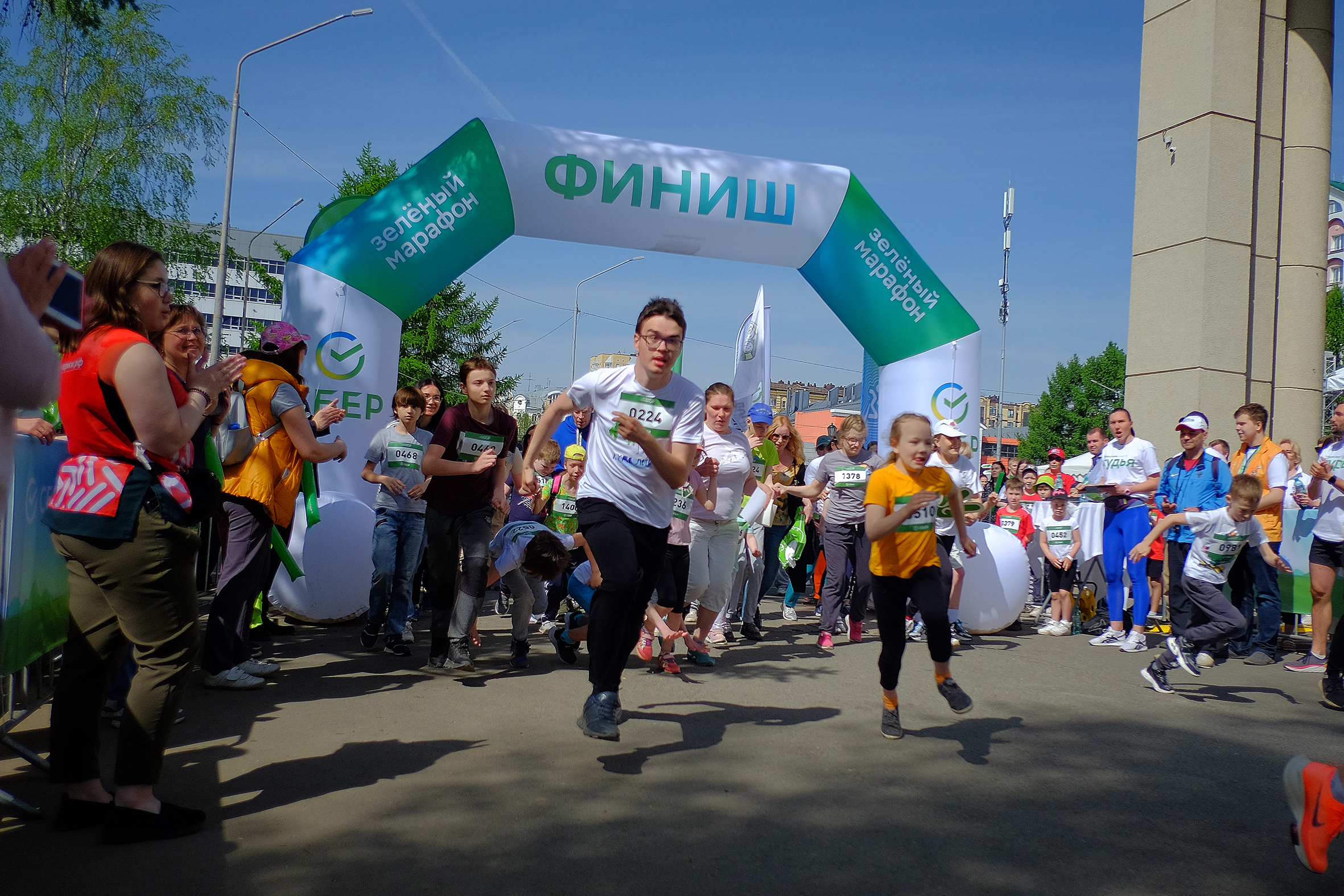 Сотни кировчан участвуют в «Зеленом марафоне»