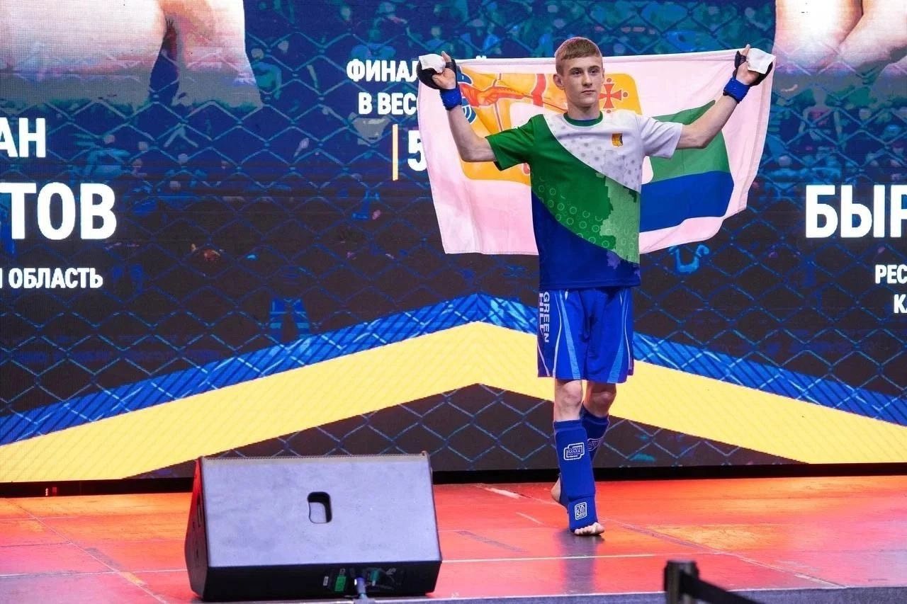 Кировский спортсмен завоевал серебро на всероссийских соревнованиях по ММА 