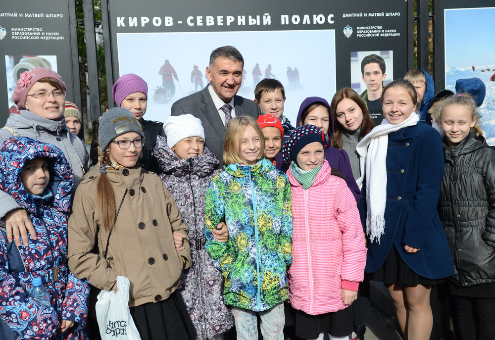 Знаменитый путешественник Дмитрий Шпаро открыл в Кирове выставку  «Вызов Северному полюсу»