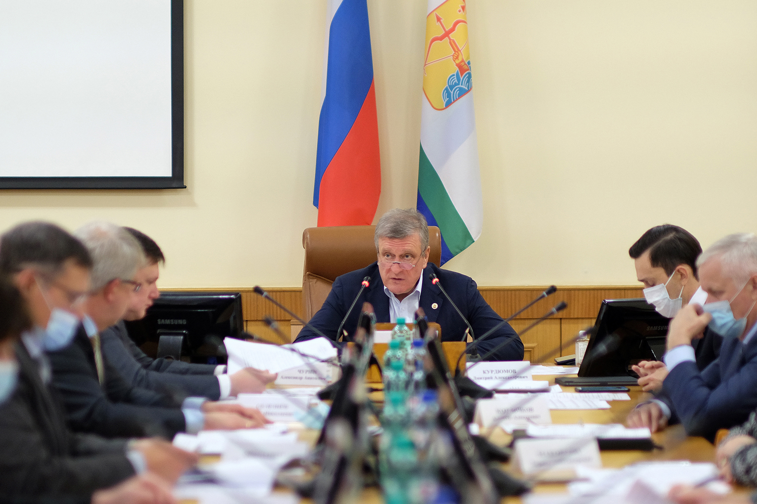 До конца 2020 года из аварийного жилья переселят более 900 человек