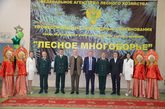 Кировские студенты показали класс в лесном многоборье