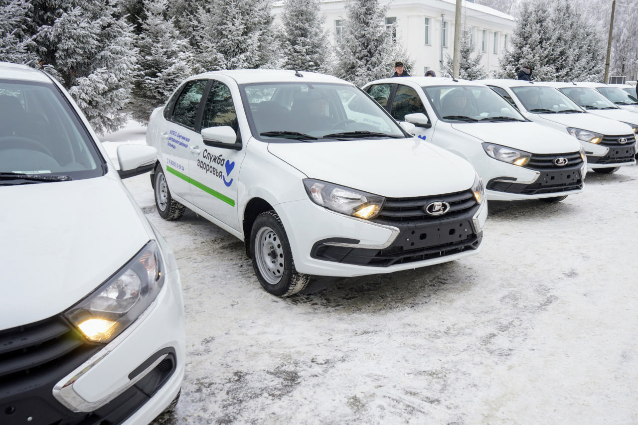 На службу здоровья жителей Кировской области заступили еще 25 автомобилей