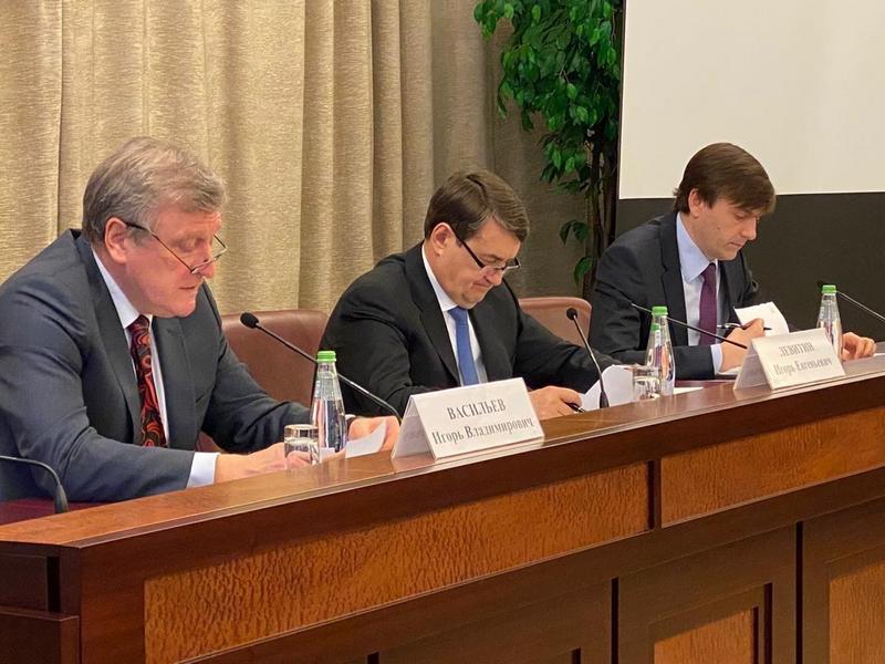 Игорь Васильев и члены рабочей группы начали подготовку к заседанию президиума Госсовета по вопросам общего образования