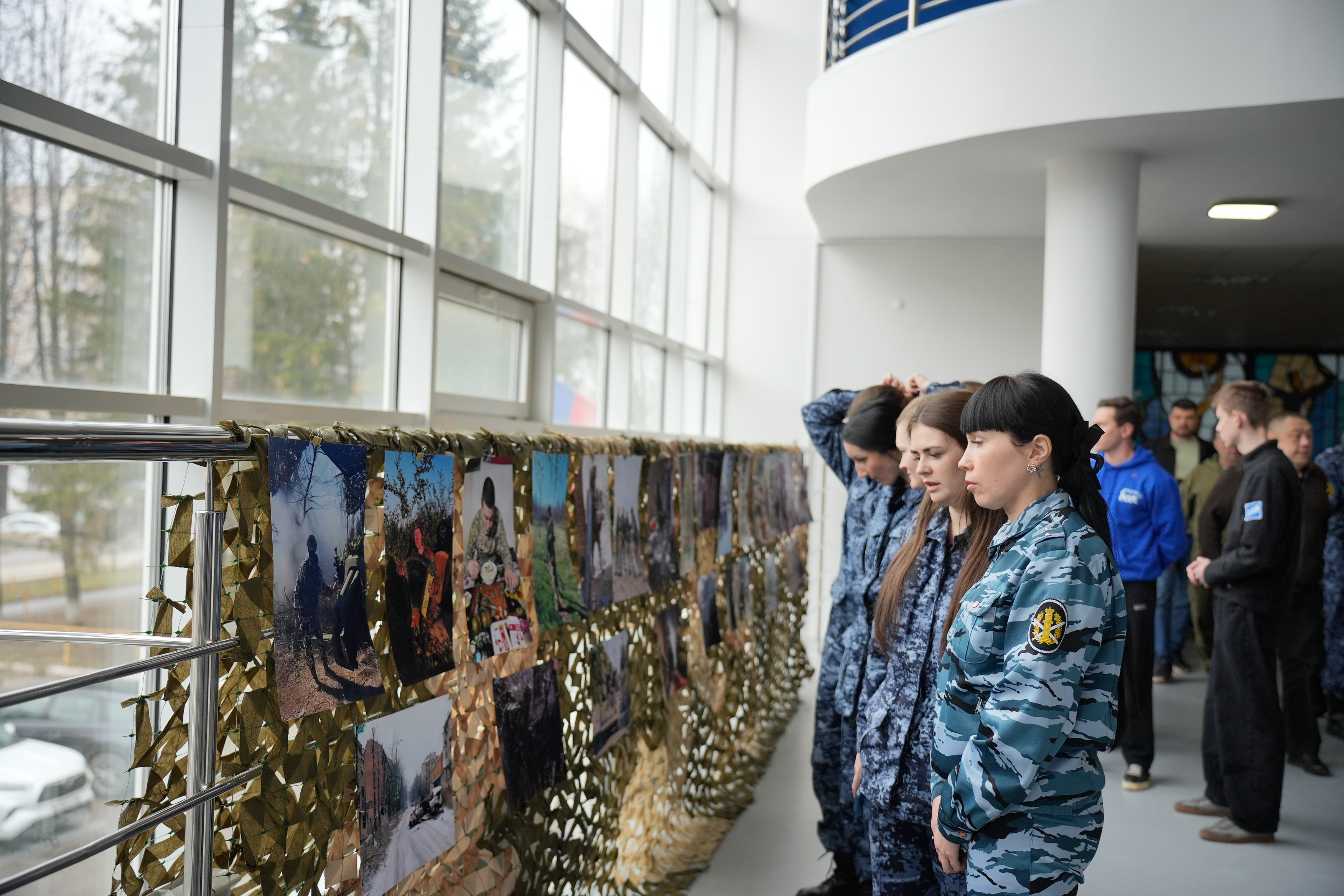 В Кирове открылась передвижная выставка «Zнай СВОих»