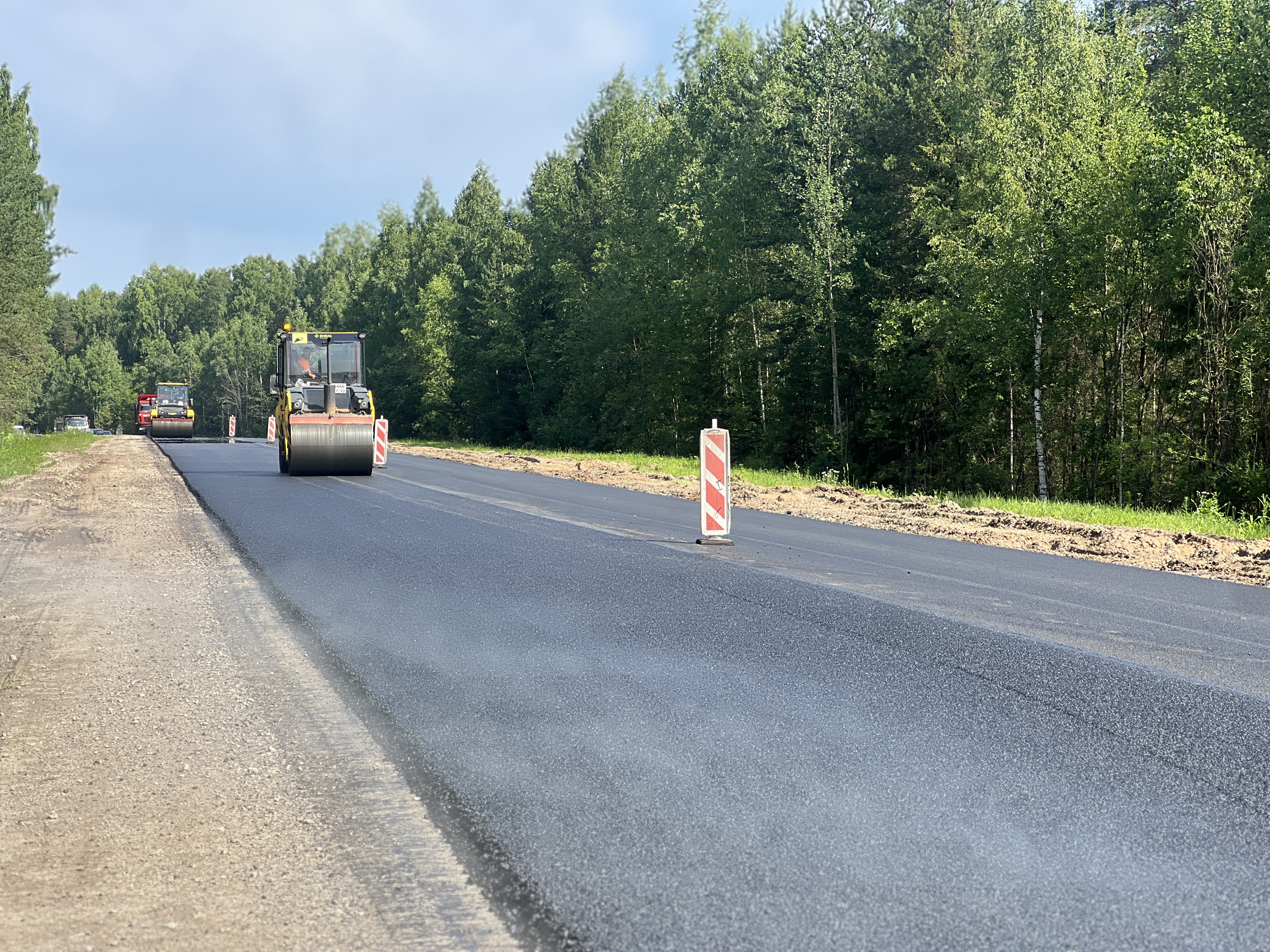 В Кирово-Чепецком районе по нацпроекту ремонтируют региональную трассу