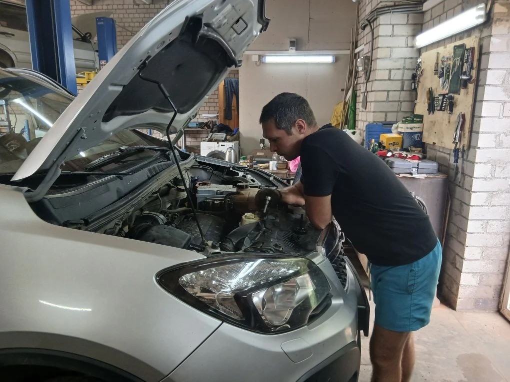 Многодетный отец при помощи соцконтракта открыл автомастерскую
