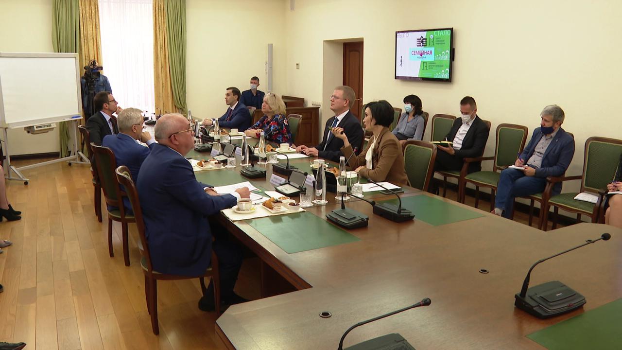 Дмитрий Курдюмов во время рабочего визита в Белгород поделился опытом организации первичной медико-санитарной помощи 