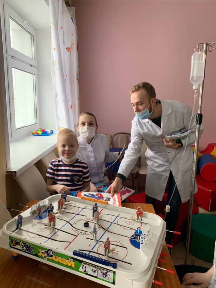 Обучающиеся Кировского государственного медицинского университета и колледжа помогают медработникам в борьбе с коронавирусом 
