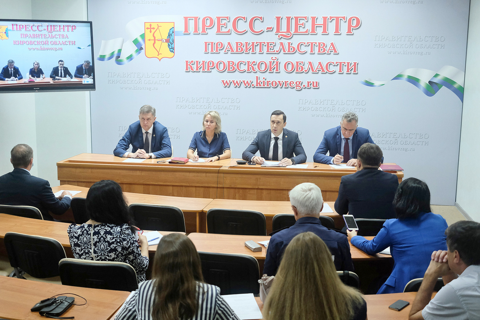 Руководители здравоохранения области рассказали главам районов о реализации нацпроектов на территории региона