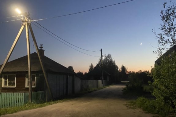 В Белой Холунице на центральной улице появилось освещение