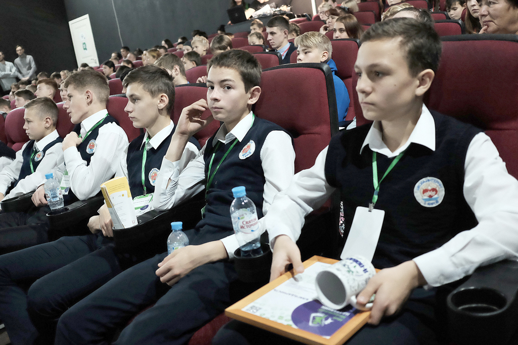 В Кировской области детей-сирот обучают мобильной и финансовой грамотности