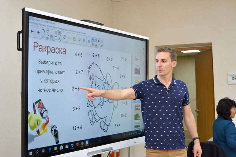 Педагогов Кировской области познакомили с возможностями новой техники