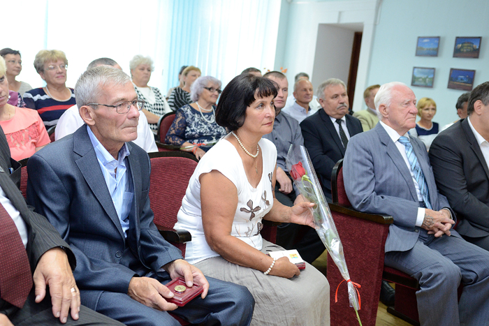 Первые 24 кировчанина получили памятные знаки «80 лет Кировской области»