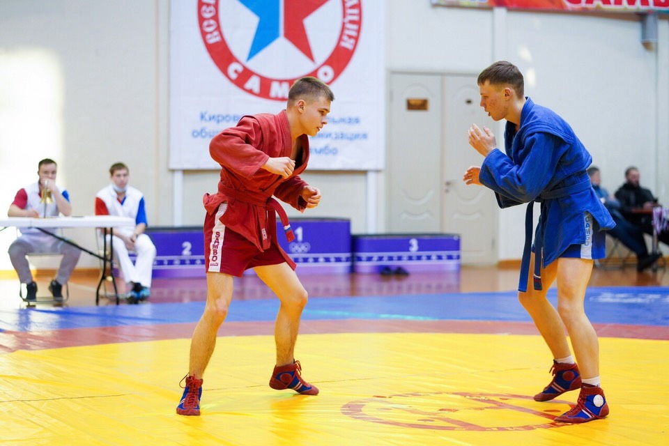 В Кирове состоялись чемпионат и первенство Кировской области по самбо
