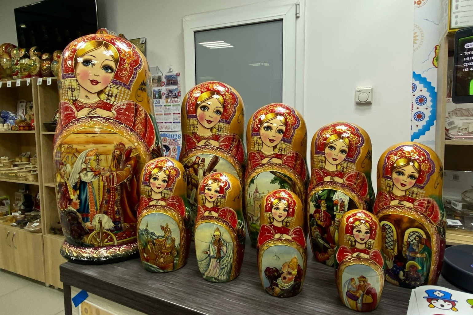 В Нолинске создали матрешек по сюжету «Сказки о царе Салтане»