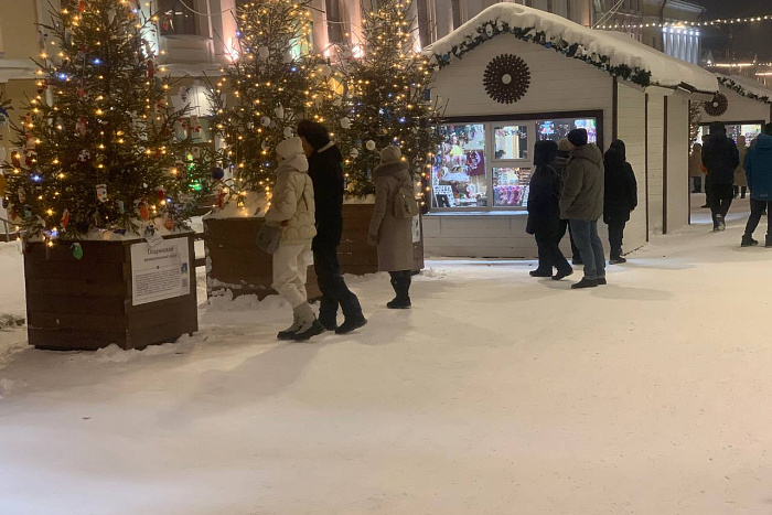 Победители конкурса новогодних елей получили награды