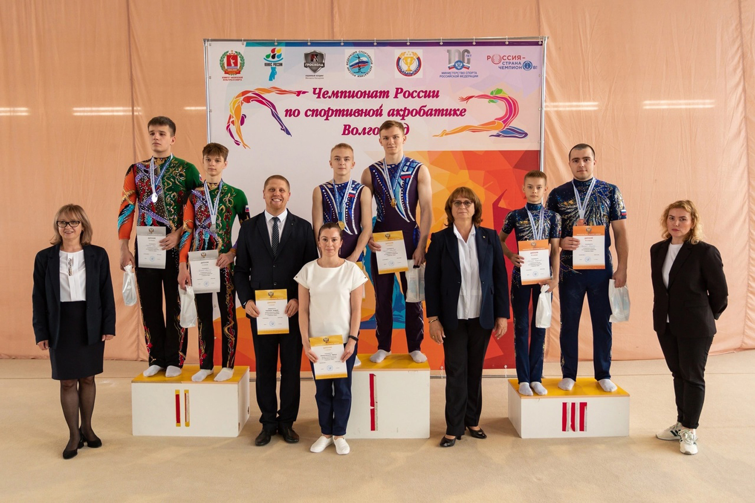 Кировские акробаты стали чемпионами России