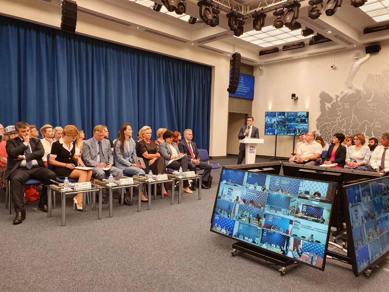Дмитрий Курдюмов рассказал на дискуссионной площадке в Москве о роли первичной медико-санитарной помощи в регионах