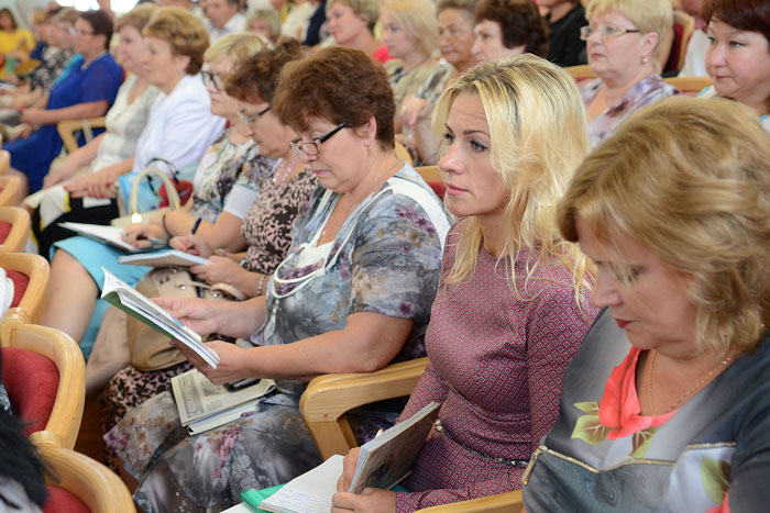 Педагоги региона впервые удостоены звания «Заслуженный работник системы образования Кировской области»