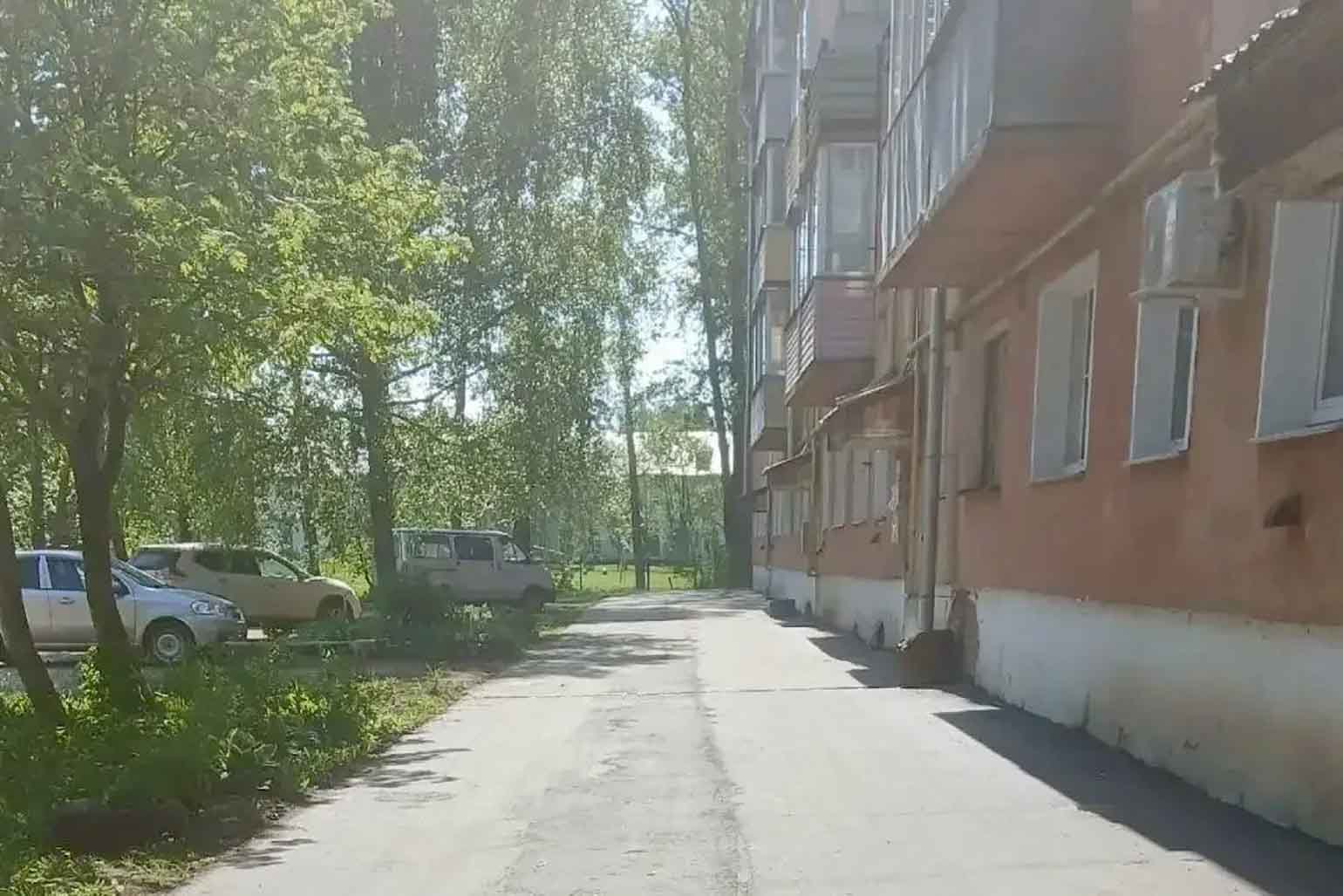 В поселке Вахруши по ППМИ отремонтирована придомовая территория 