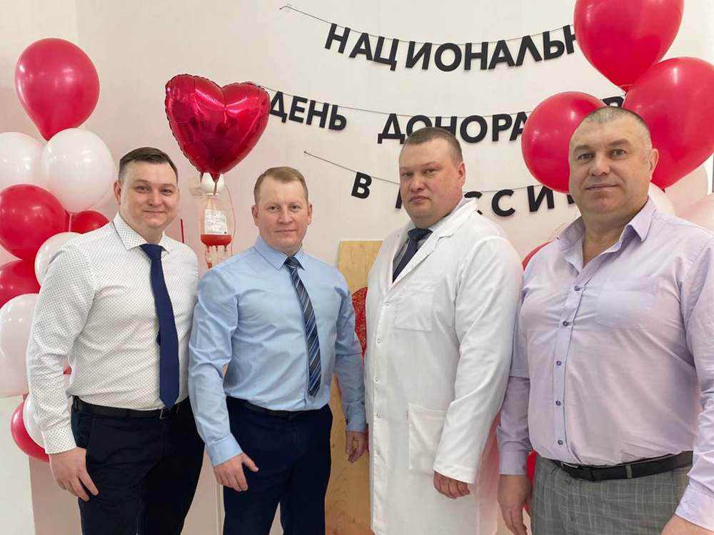 В Кировской области сотрудники регионального правительства пополнили ряды доноров крови
