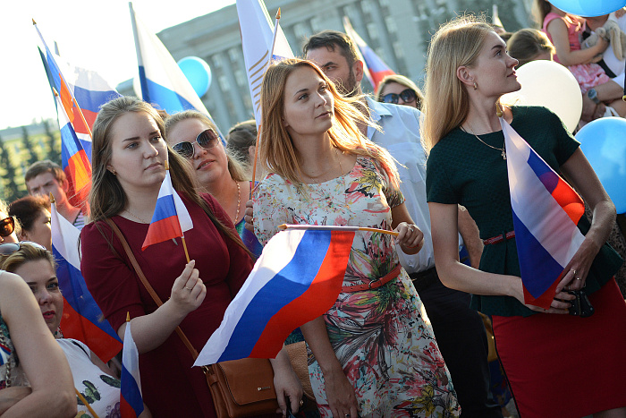 Александр Соколов поздравил жителей Кировской области с Днем Государственного флага РФ