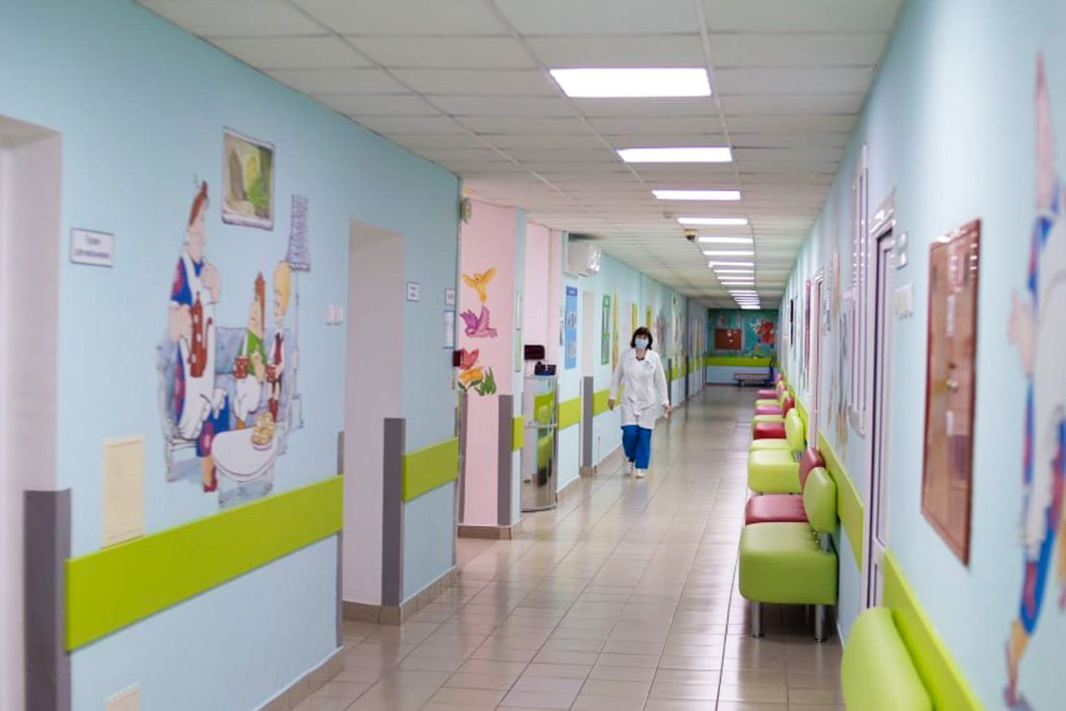 Вниманию родителей: не оставляйте детей без присмотра при открытых окнах