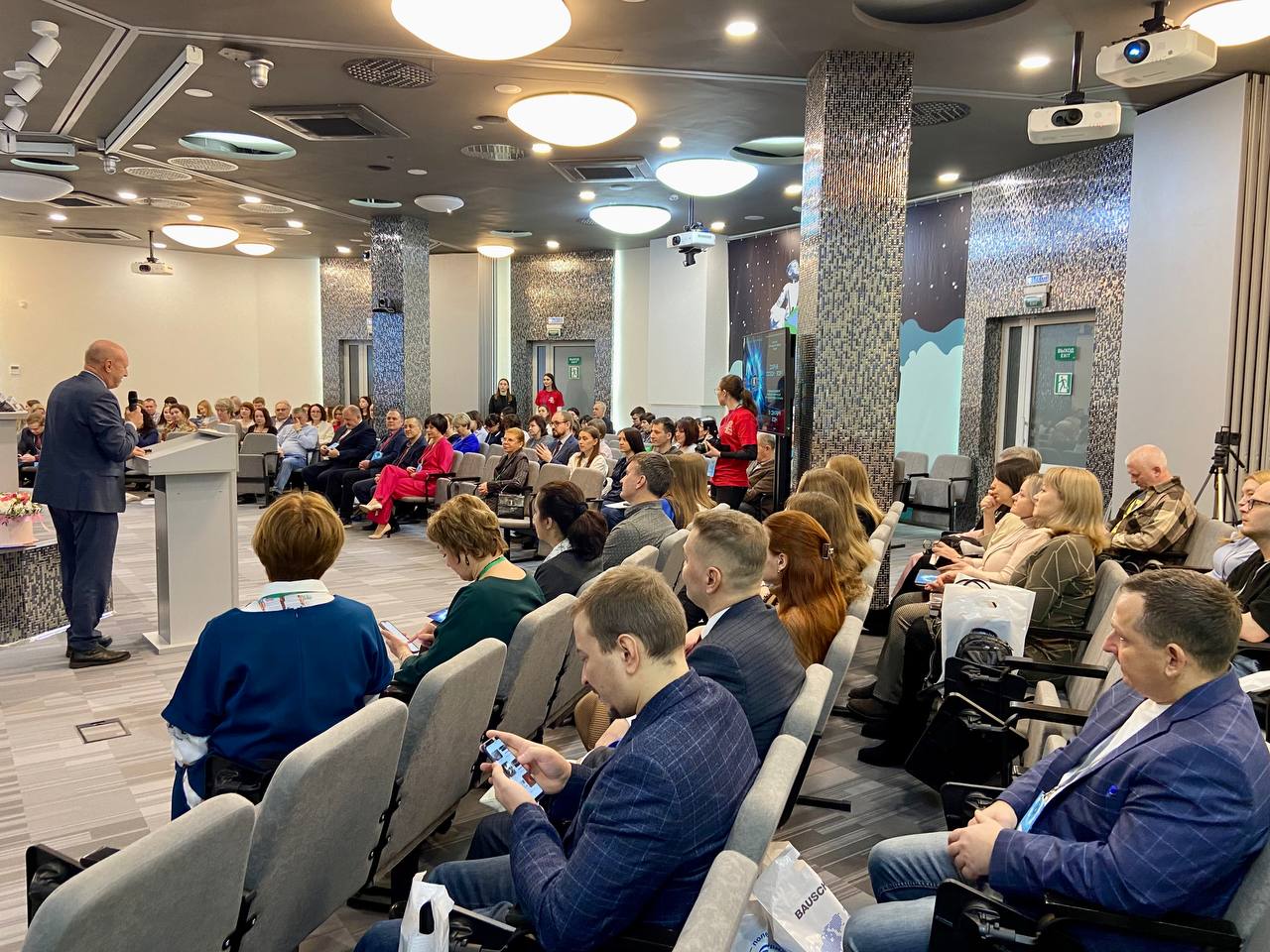 Кировская офтальмологическая служба объединила ведущих специалистов из разных регионов страны