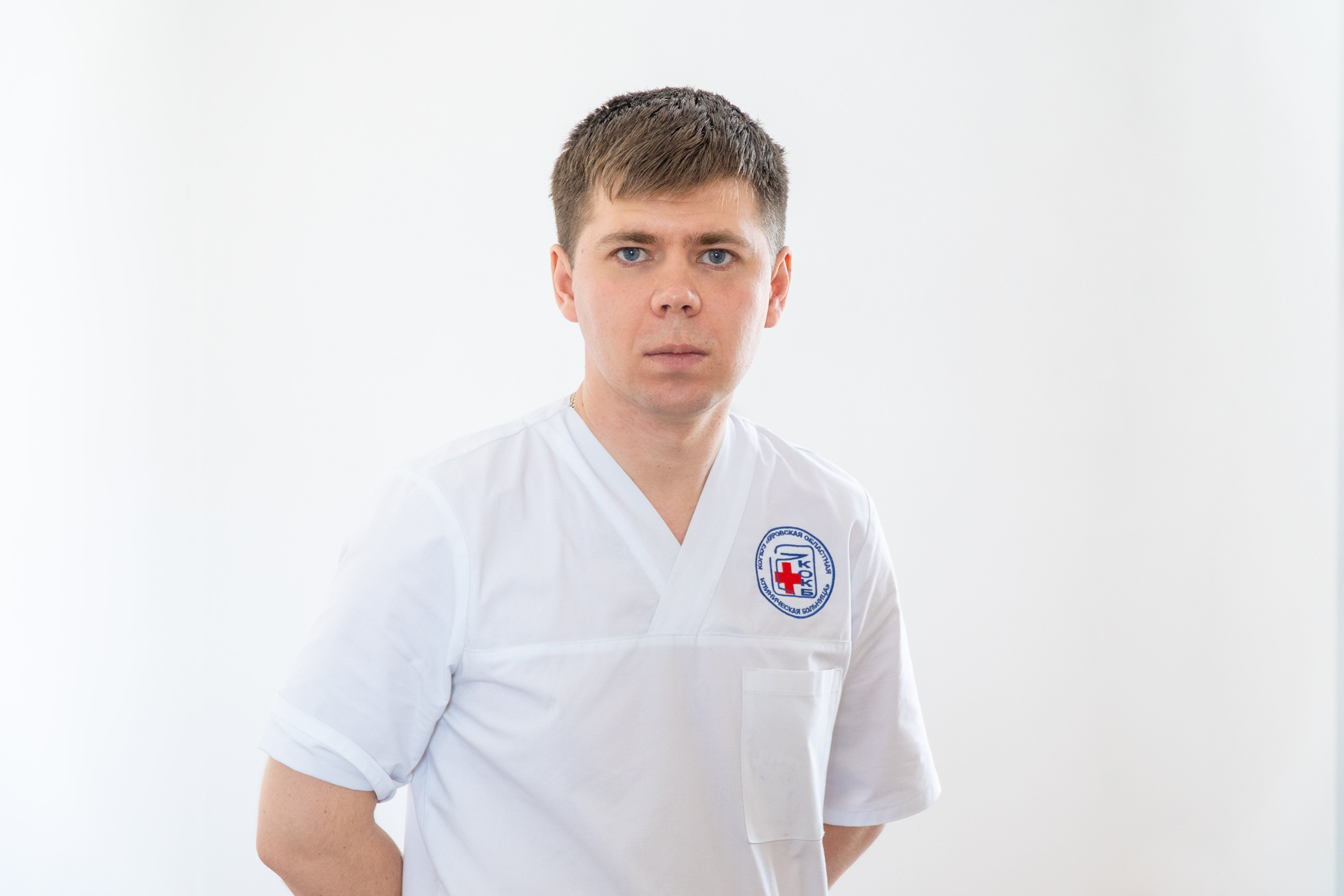 «Сложно объяснить человеку с COVID-19, у которого болезнь протекает бессимптомно, что он должен оставаться в госпитале»