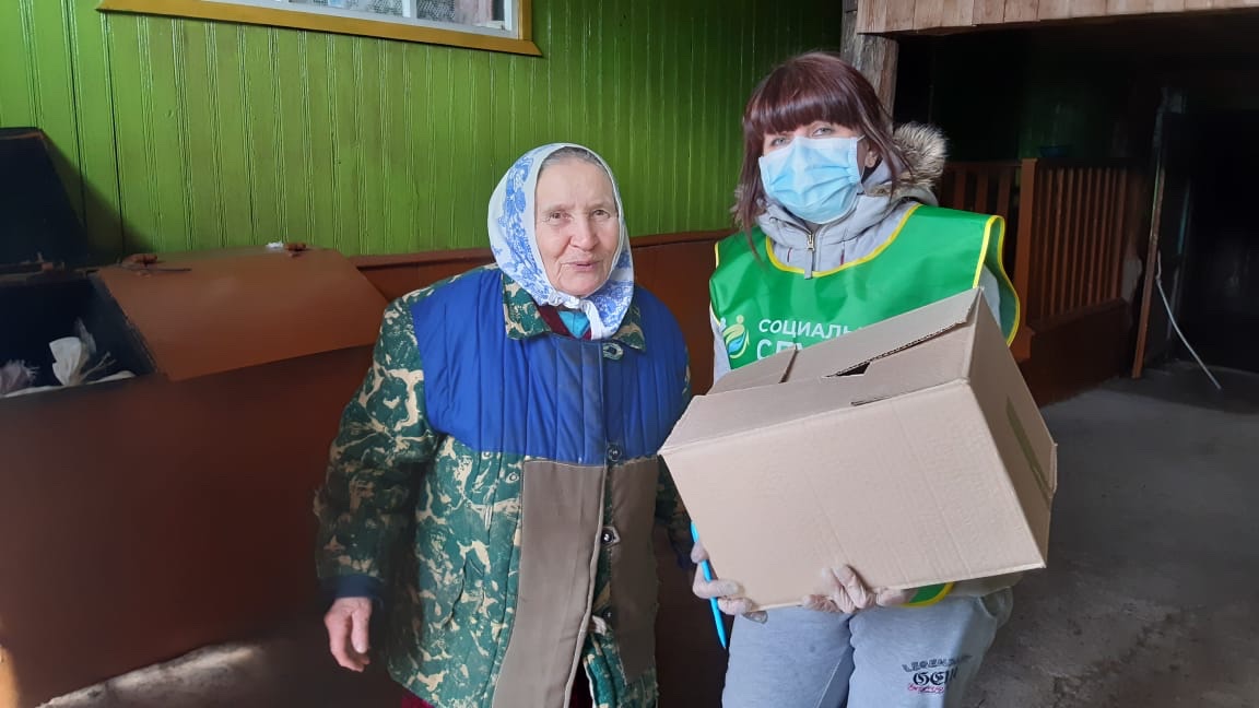 20 тысяч пожилых людей получили бесплатные продуктовые наборы