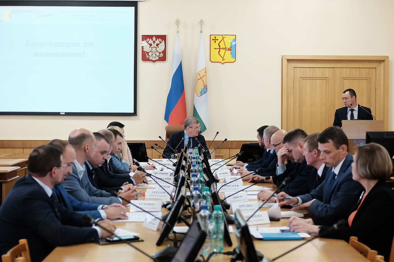В Кировской области продолжаются работы по благоустройству дворов и общественных территорий