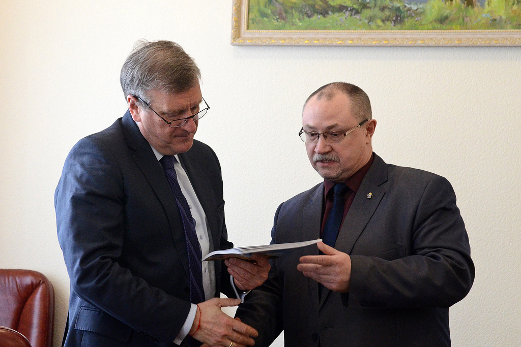 Уполномоченный по правам человека представил доклад Губернатору Кировской области