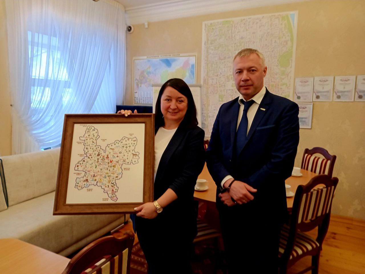 Вятские мастерицы вышили карту достопримечательностей региона