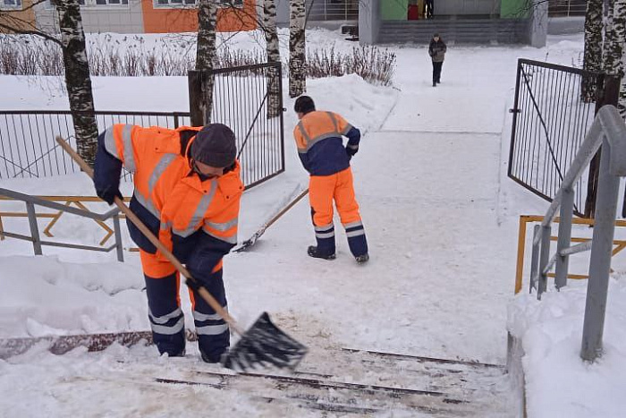 В Кировской области особое внимание уделят уборке снега с тротуаров