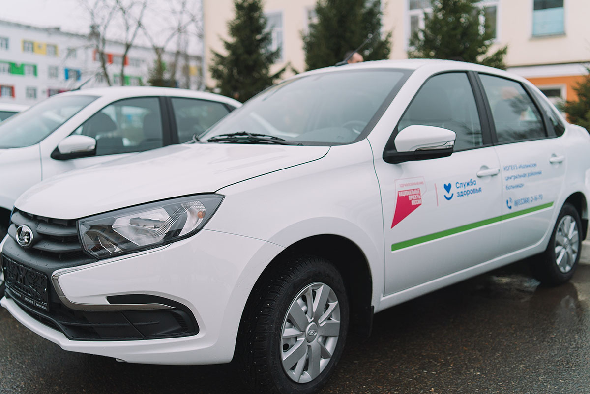 В 2024 году Кировская область закупит для районных больниц 75 автомобилей